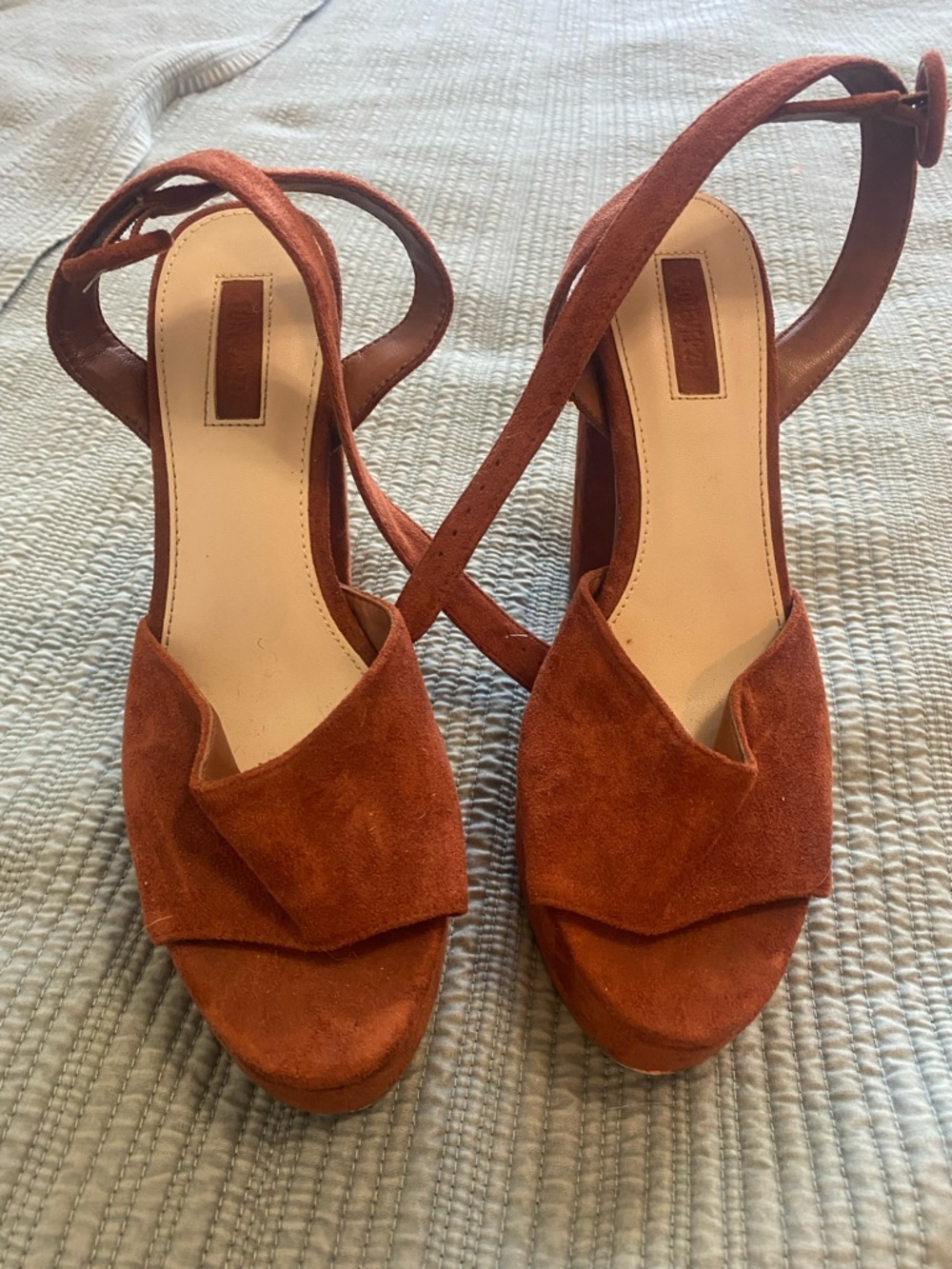Forever 21 Faux Suede Platform Heel Rust/Cognac - Picture 3 of 5